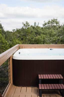 Luxury Treehouse - Image 5