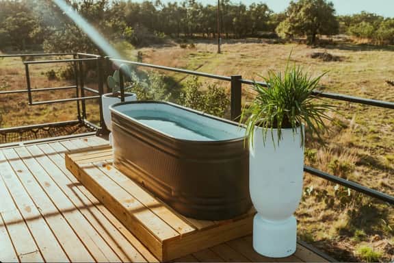 Container House w/ Rooftop Tub on 27 Private Acres - Image 5