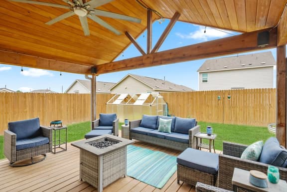 Minutes From Comal, Guadalupe River & Gruene! - Image 1